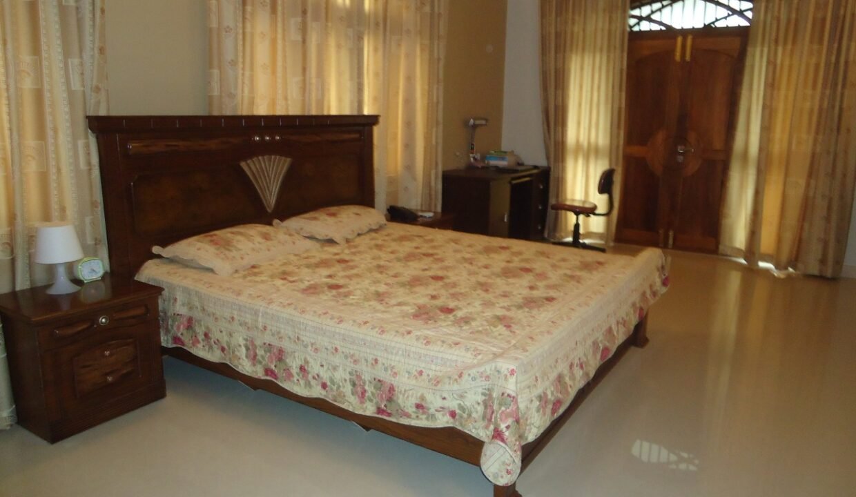 Puzhakal 5bhk 50 cent 10.5 cr 18