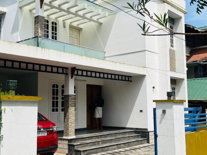 3 BHK fully furnished house-2000 sqft for sale in Urakam, Thrissur.