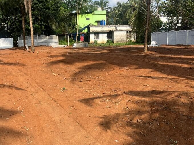 Residential plots-5, 6,7 cents for sale in Kolazhy, Thrissur.