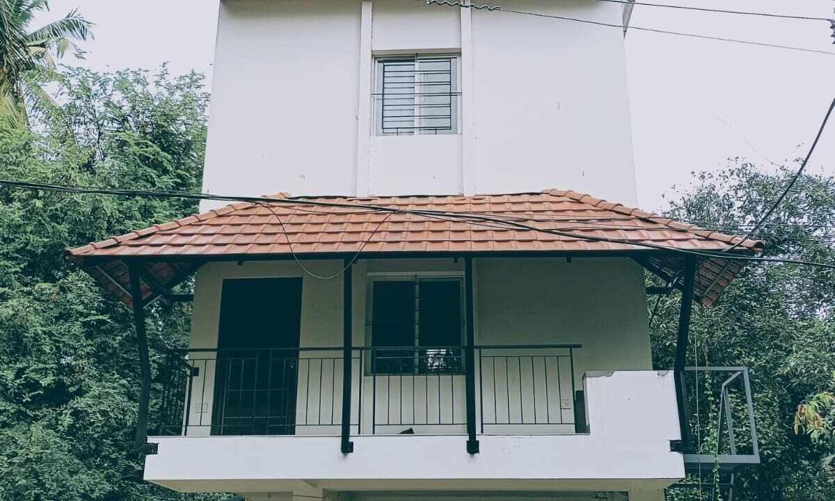 Cheroor Vimala college 5500sqft 10 cent 1.78cr 2C
