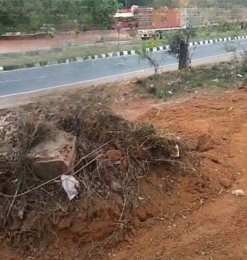 Commerical Land-30 cent for sale in Chalakudy, muringdoor main road.