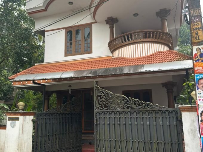 3 bhk house-1800 sqft for sale in Ayyanthole ,Thrissur.