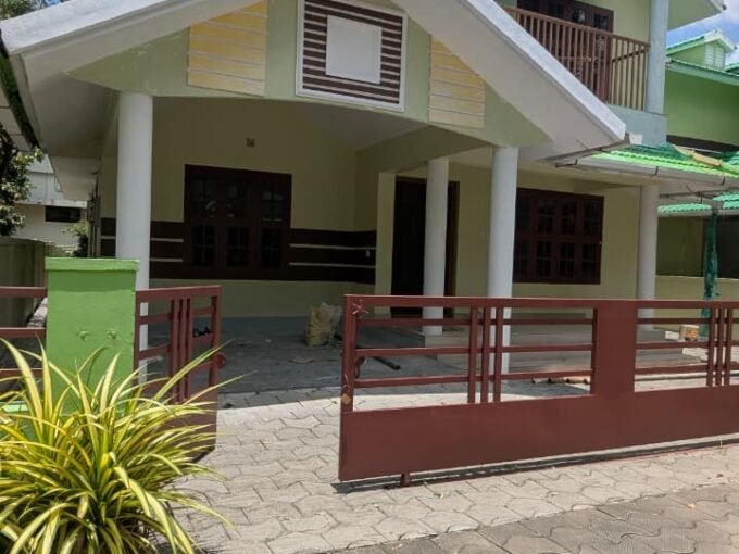 3 bhk two storey House-1800 sqft for sale- in Thirur center, Thrissur.