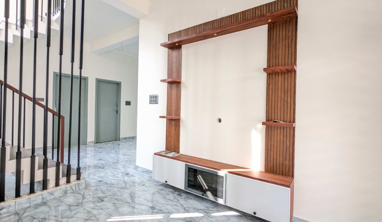 6f272a0f-e34a-4333-abf1-d9b2d5c35851-12