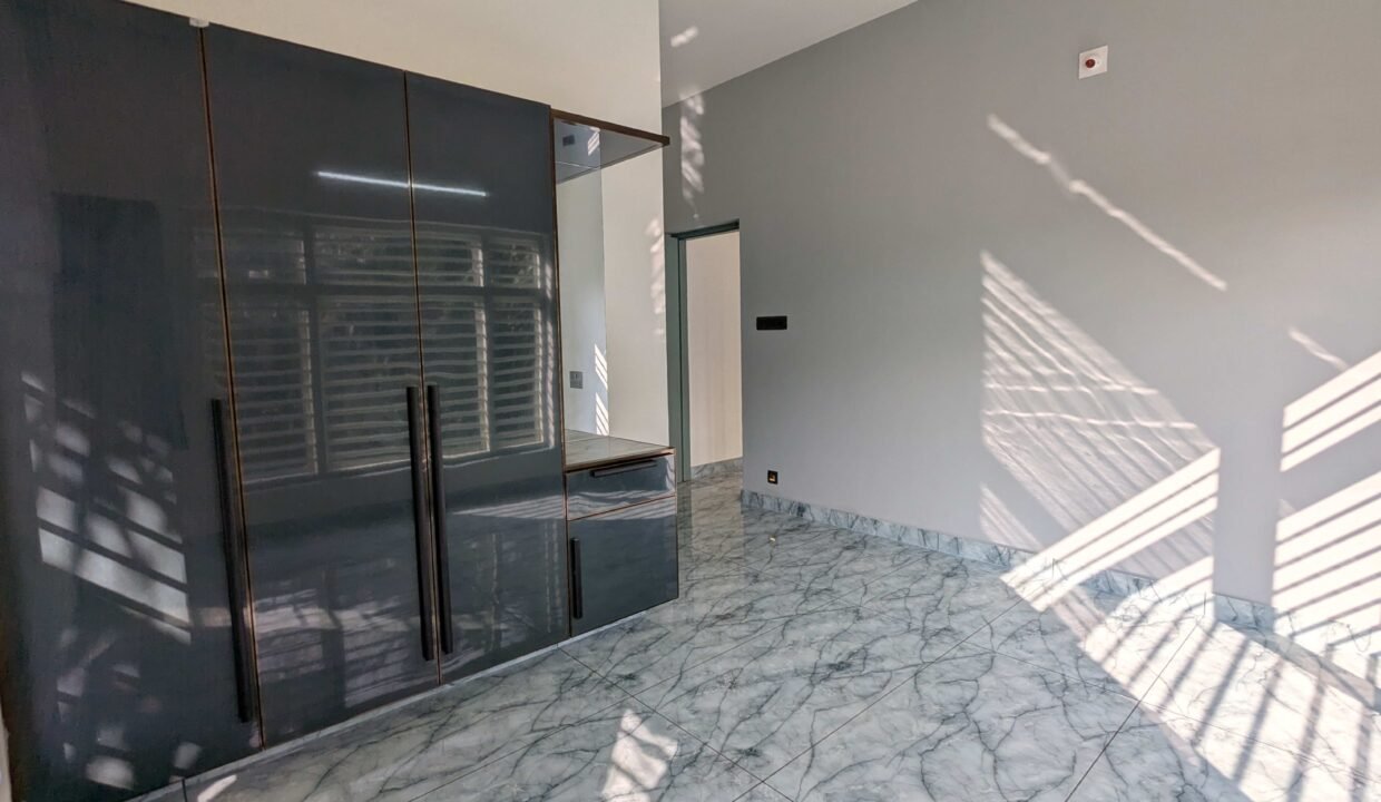 6f272a0f-e34a-4333-abf1-d9b2d5c35851-28