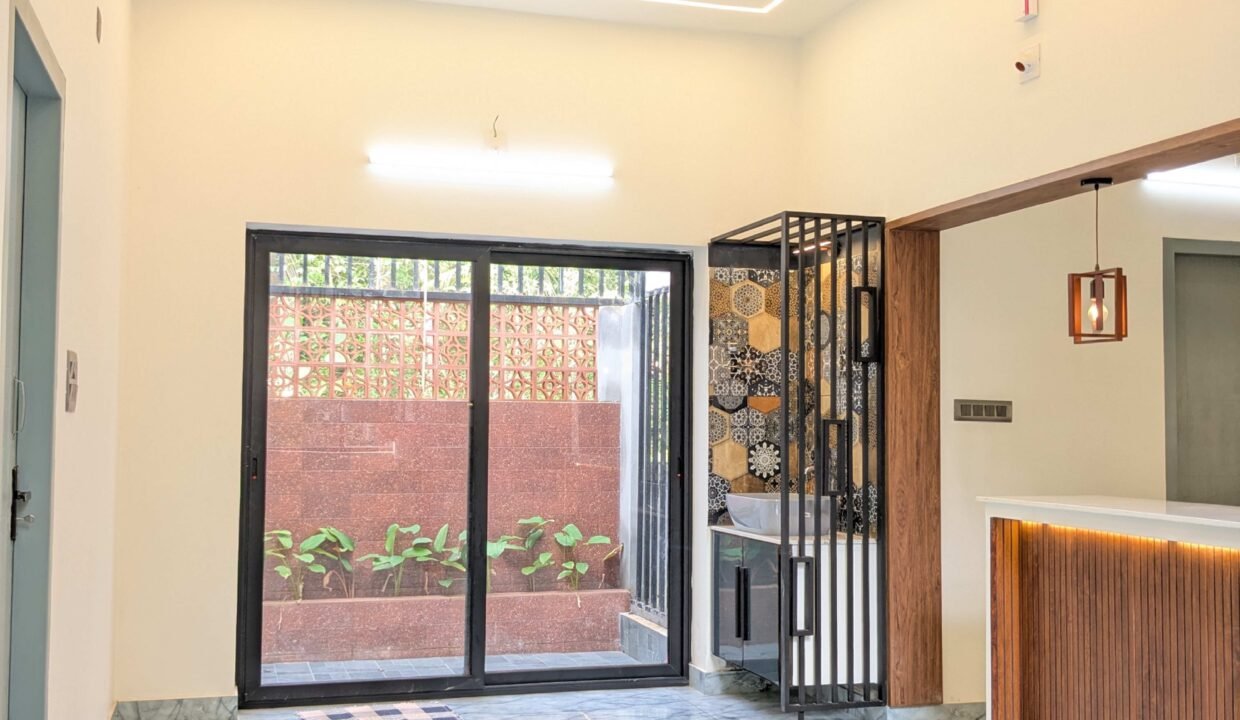 6f272a0f-e34a-4333-abf1-d9b2d5c35851-3