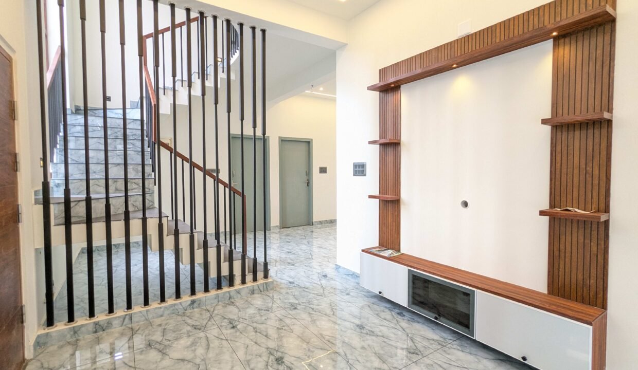 6f272a0f-e34a-4333-abf1-d9b2d5c35851-6