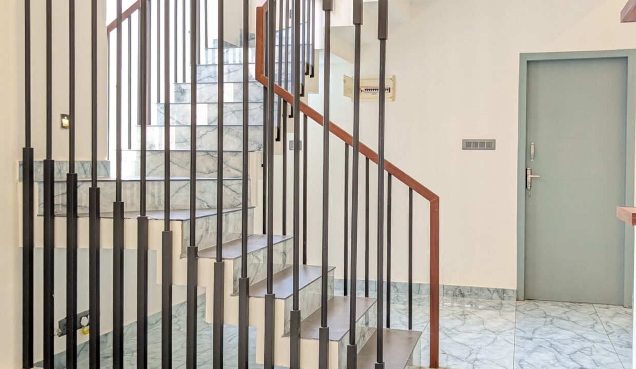 6f272a0f-e34a-4333-abf1-d9b2d5c35851-7