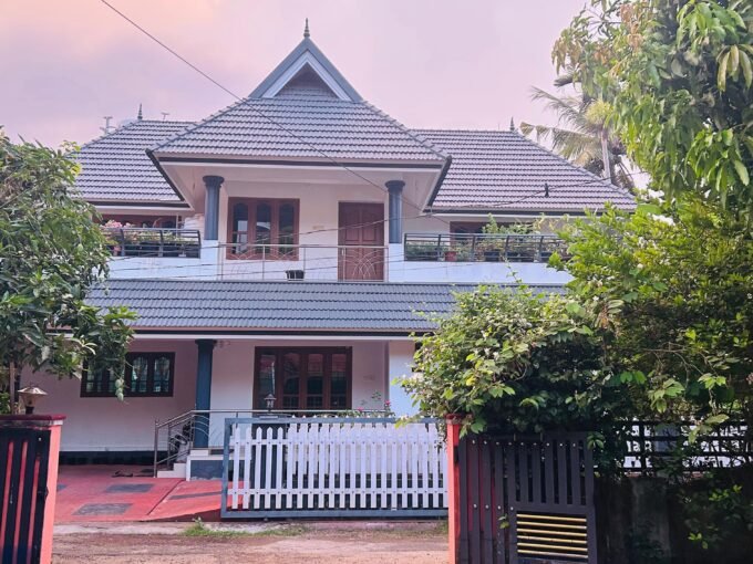Premium 4 BHK House for Sale in Ramavarmapuram, Thrissur| Real Estate Thrissur