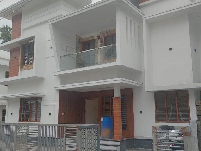 4 BHK newly built House for Sale in Mannuthy, Thrissur| Real Estate Thrissur.