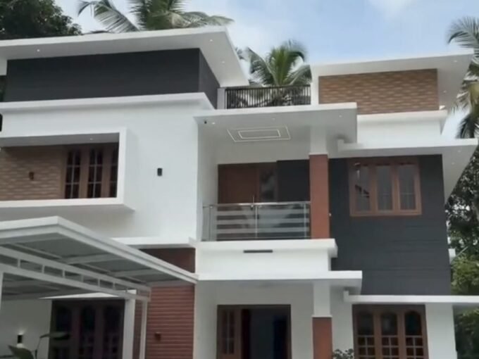 5 BHK House For sale in Mulayam Centre, Thrissur